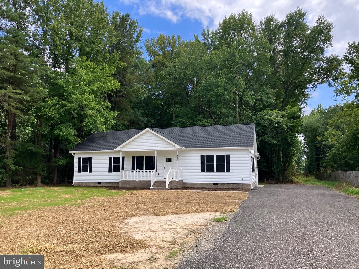 5008 E CHESTNUT FORK RD, GLOUCESTER, Virginia 23061, 3 Bedrooms Bedrooms, 6 Rooms Rooms,2 BathroomsBathrooms,Residential,For sale,5008 E CHESTNUT FORK RD,VAGV2000152 MLS # VAGV2000152