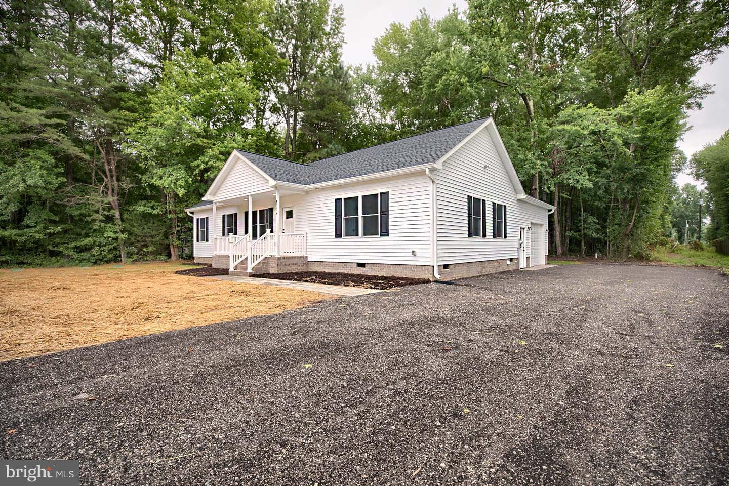 5008 E CHESTNUT FORK RD, GLOUCESTER, Virginia 23061, 3 Bedrooms Bedrooms, 6 Rooms Rooms,2 BathroomsBathrooms,Residential,For sale,5008 E CHESTNUT FORK RD,VAGV2000152 MLS # VAGV2000152