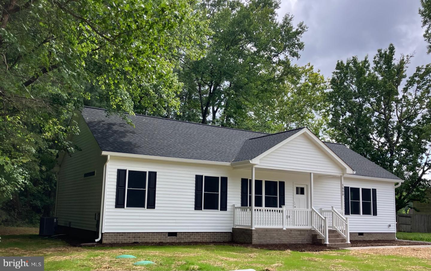 5008 E CHESTNUT FORK RD, GLOUCESTER, Virginia 23061, 3 Bedrooms Bedrooms, 6 Rooms Rooms,2 BathroomsBathrooms,Residential,For sale,5008 E CHESTNUT FORK RD,VAGV2000152 MLS # VAGV2000152
