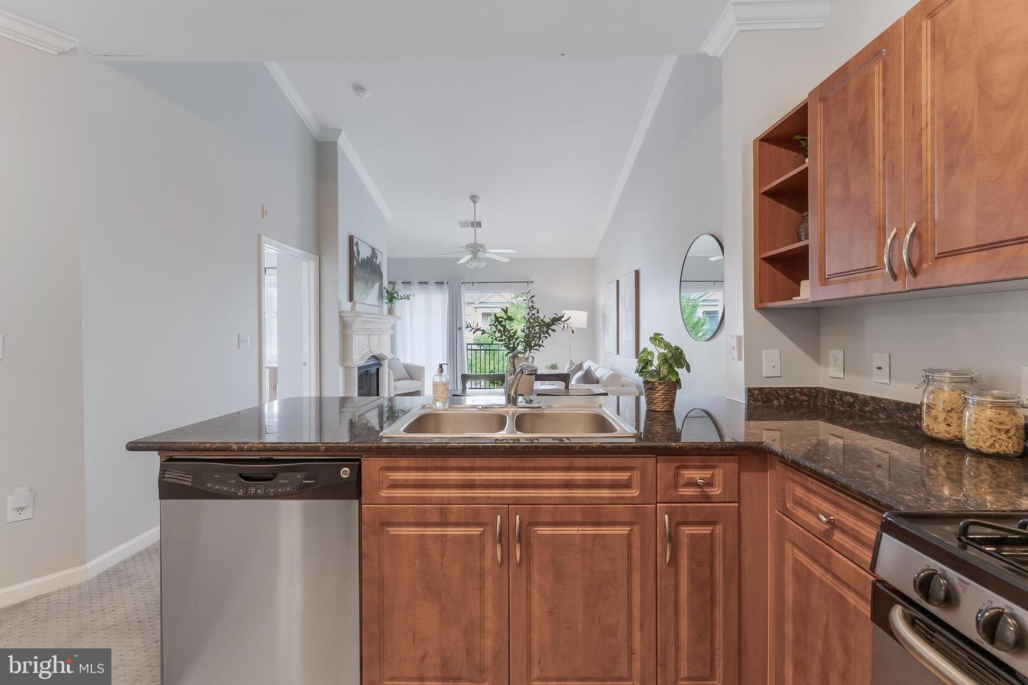 12945 CENTRE PARK CIR #408, HERNDON, Virginia 20171, 1 Bedroom Bedrooms, 3 Rooms Rooms,1 BathroomBathrooms,Residential,For sale,12945 CENTRE PARK CIR #408,VAFX2261186 MLS # VAFX2261186