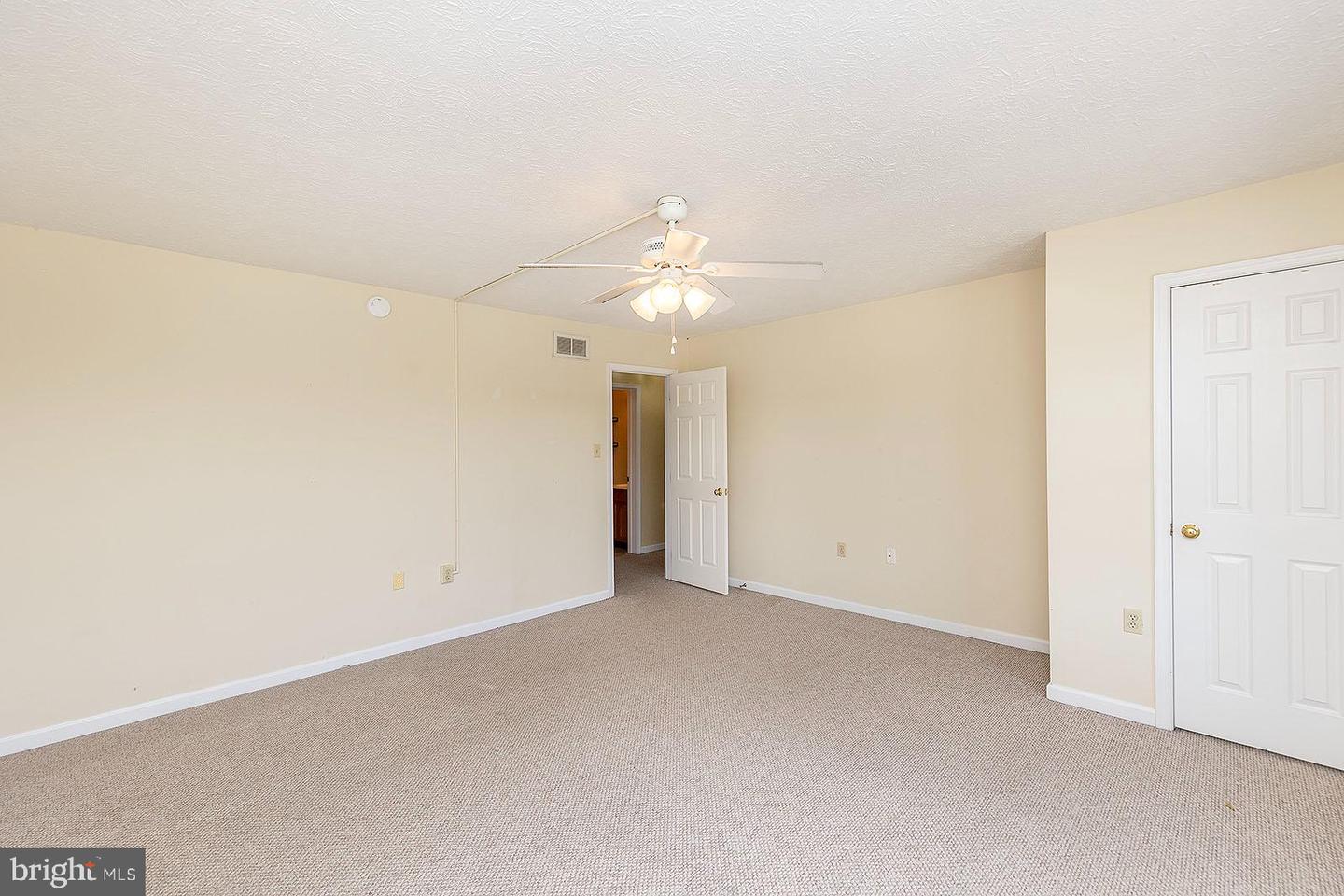105 CHATHAM SQ, WINCHESTER, Virginia 22601, 2 Bedrooms Bedrooms, ,1 BathroomBathrooms,Residential,For sale,105 CHATHAM SQ,VAFV2036116 MLS # VAFV2036116