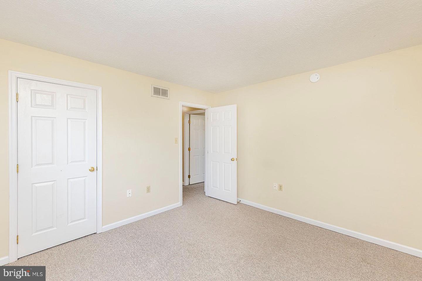 105 CHATHAM SQ, WINCHESTER, Virginia 22601, 2 Bedrooms Bedrooms, ,1 BathroomBathrooms,Residential,For sale,105 CHATHAM SQ,VAFV2036116 MLS # VAFV2036116