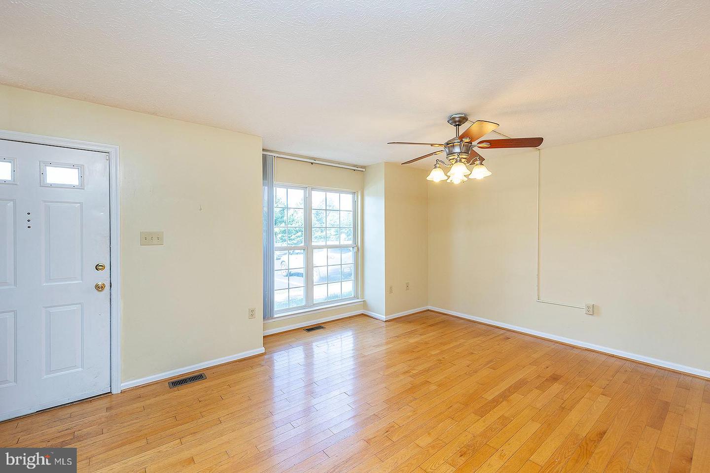 105 CHATHAM SQ, WINCHESTER, Virginia 22601, 2 Bedrooms Bedrooms, ,1 BathroomBathrooms,Residential,For sale,105 CHATHAM SQ,VAFV2036116 MLS # VAFV2036116