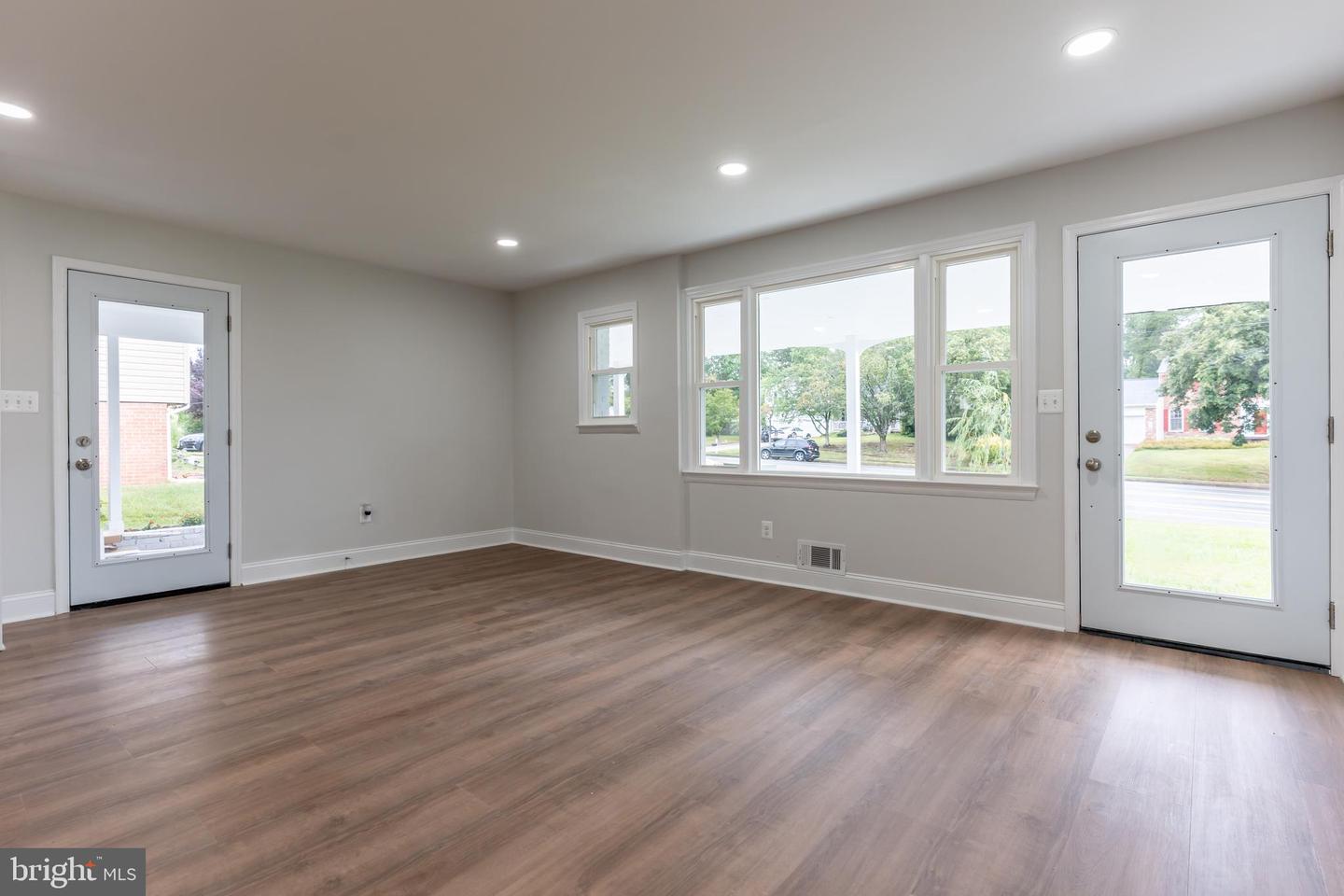 14722 BRADDOCK RD, CENTREVILLE, Virginia 20120, 3 Bedrooms Bedrooms, ,2 BathroomsBathrooms,Residential,For sale,14722 BRADDOCK RD,VAFX2261444 MLS # VAFX2261444