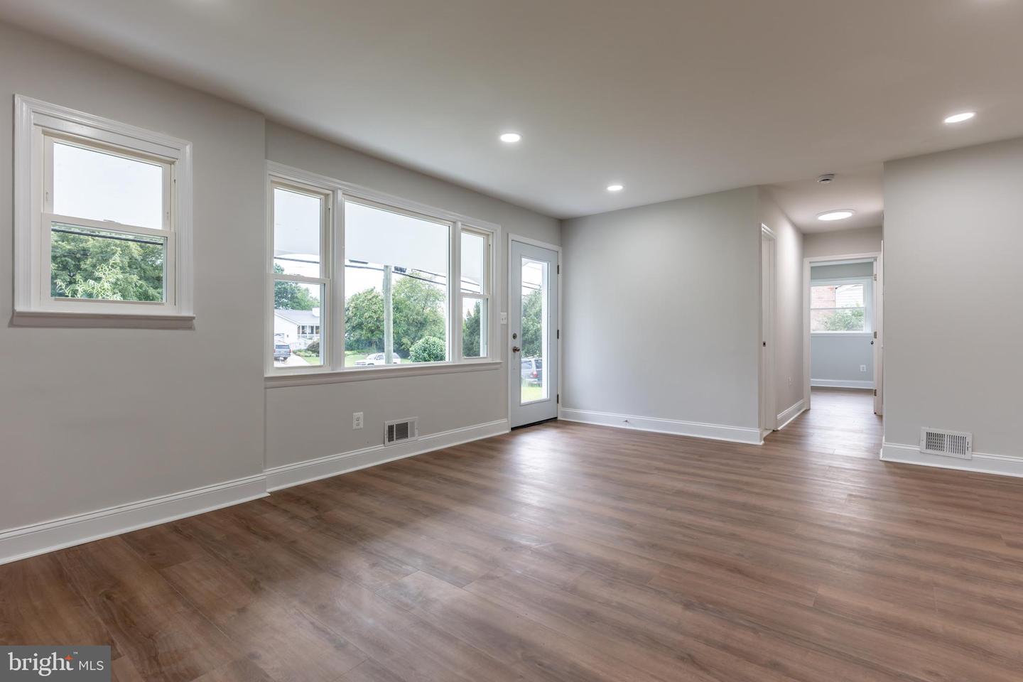 14722 BRADDOCK RD, CENTREVILLE, Virginia 20120, 3 Bedrooms Bedrooms, ,2 BathroomsBathrooms,Residential,For sale,14722 BRADDOCK RD,VAFX2261444 MLS # VAFX2261444