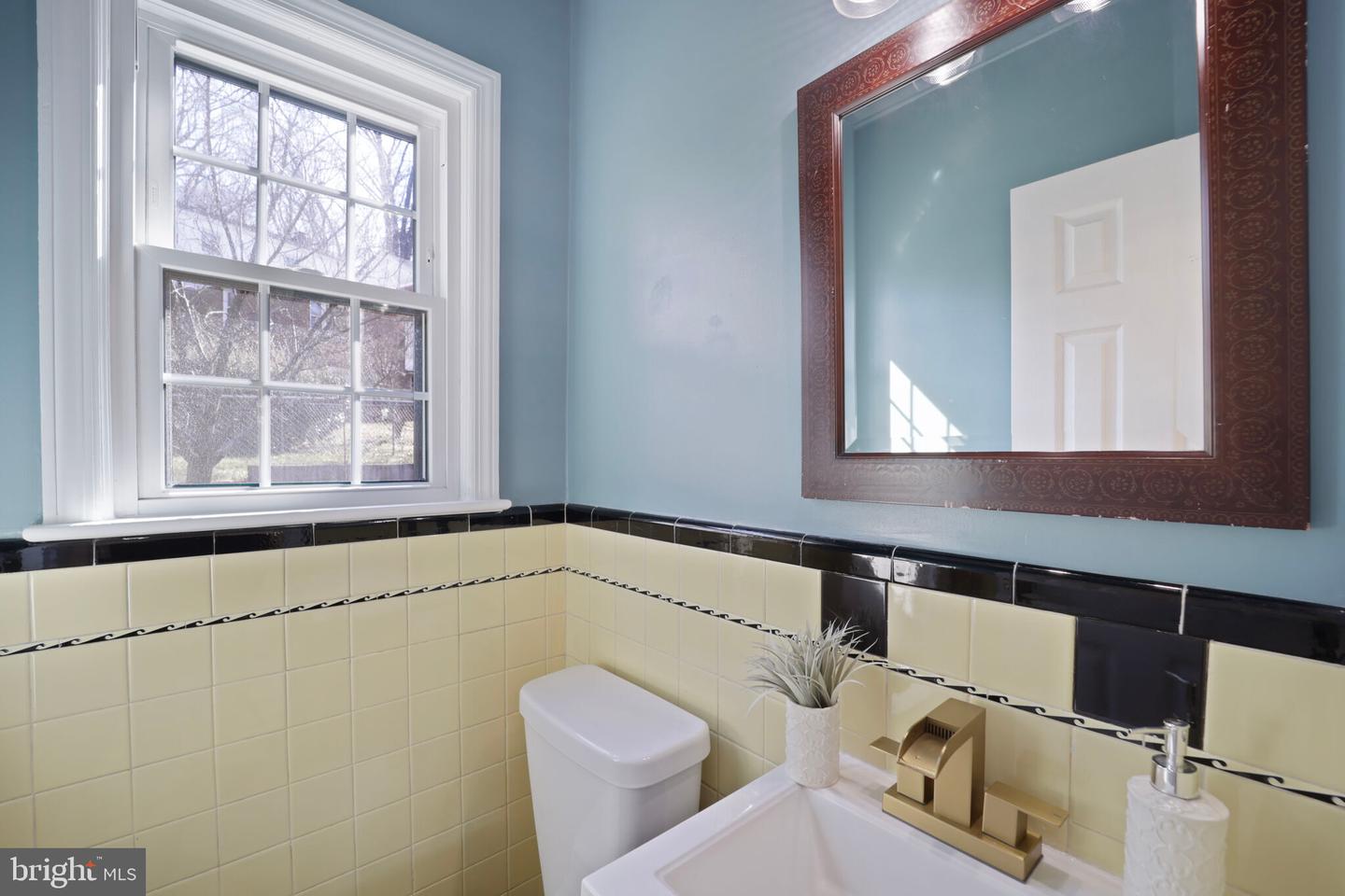 3729 CARPENTER ST SE, WASHINGTON, District Of Columbia 20020, 3 Bedrooms Bedrooms, ,3 BathroomsBathrooms,Residential,For sale,3729 CARPENTER ST SE,DCDC2187566 MLS # DCDC2187566