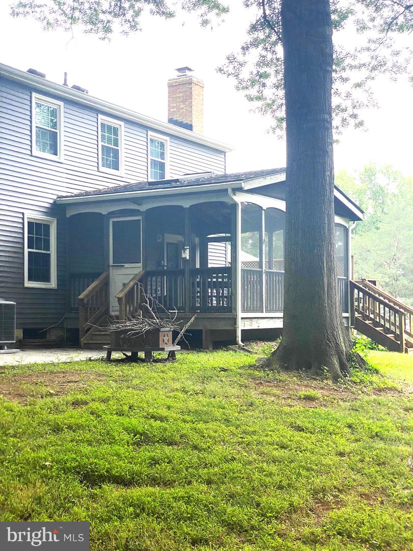 15306 WHISPERING GLEN CT, CENTREVILLE, Virginia 20120, 4 Bedrooms Bedrooms, ,2 BathroomsBathrooms,Residential,For sale,15306 WHISPERING GLEN CT,VAFX2232996 MLS # VAFX2232996