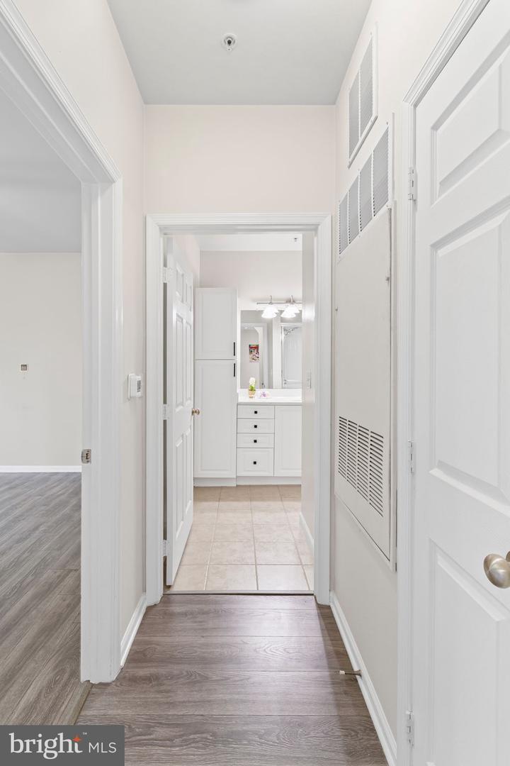 12958 CENTRE PARK CIR #219, HERNDON, Virginia 20171, 2 Bedrooms Bedrooms, ,2 BathroomsBathrooms,Residential,For sale,12958 CENTRE PARK CIR #219,VAFX2241788 MLS # VAFX2241788
