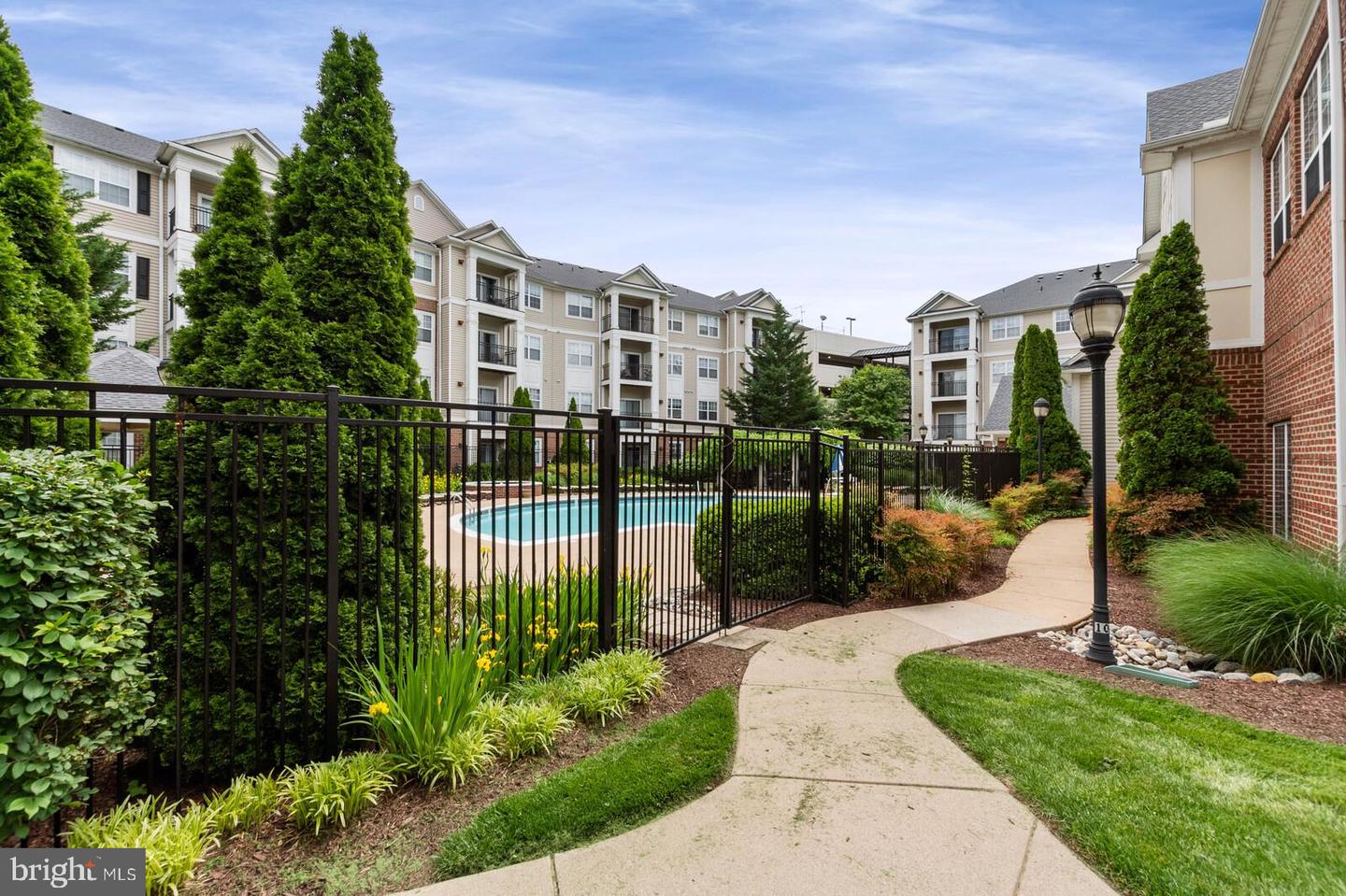 12958 CENTRE PARK CIR #219, HERNDON, Virginia 20171, 2 Bedrooms Bedrooms, ,2 BathroomsBathrooms,Residential,For sale,12958 CENTRE PARK CIR #219,VAFX2241788 MLS # VAFX2241788