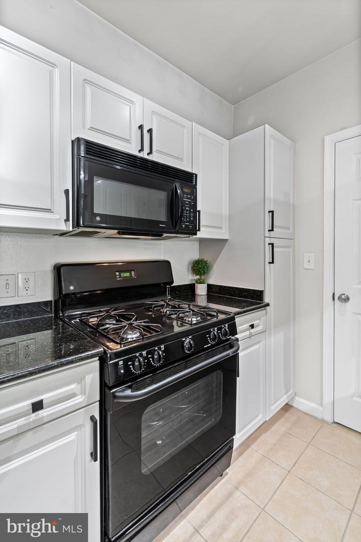 12958 CENTRE PARK CIR #219, HERNDON, Virginia 20171, 2 Bedrooms Bedrooms, ,2 BathroomsBathrooms,Residential,For sale,12958 CENTRE PARK CIR #219,VAFX2241788 MLS # VAFX2241788