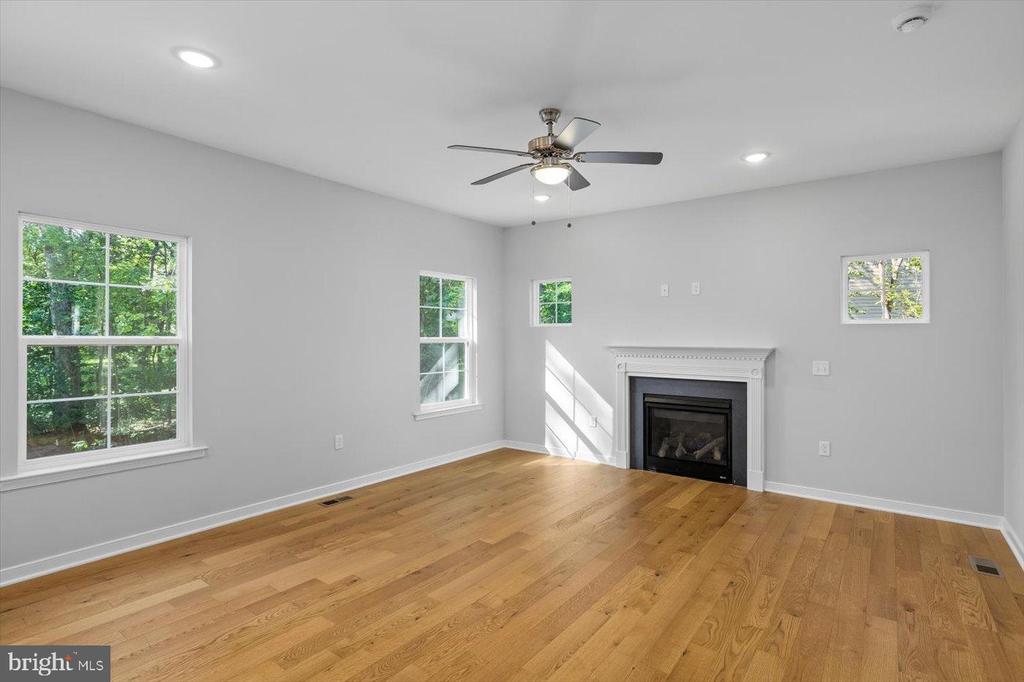 327 YORKTOWN BLVD, LOCUST GROVE, Virginia 22508, 5 Bedrooms Bedrooms, ,2 BathroomsBathrooms,Residential,327 YORKTOWN BLVD,VAOR2010504 MLS # VAOR2010504