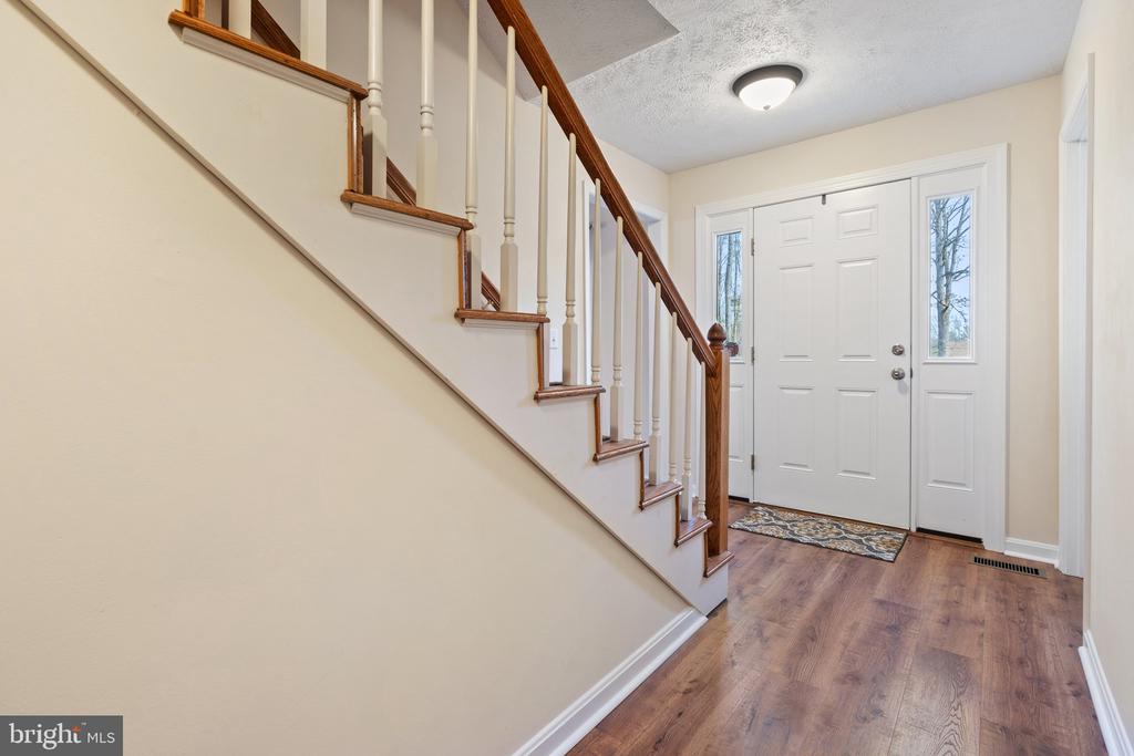 9128 WOODBROOK LN, CULPEPER, Virginia 22701, 4 Bedrooms Bedrooms, ,3 BathroomsBathrooms,Residential,9128 WOODBROOK LN,VACU2011330 MLS # VACU2011330