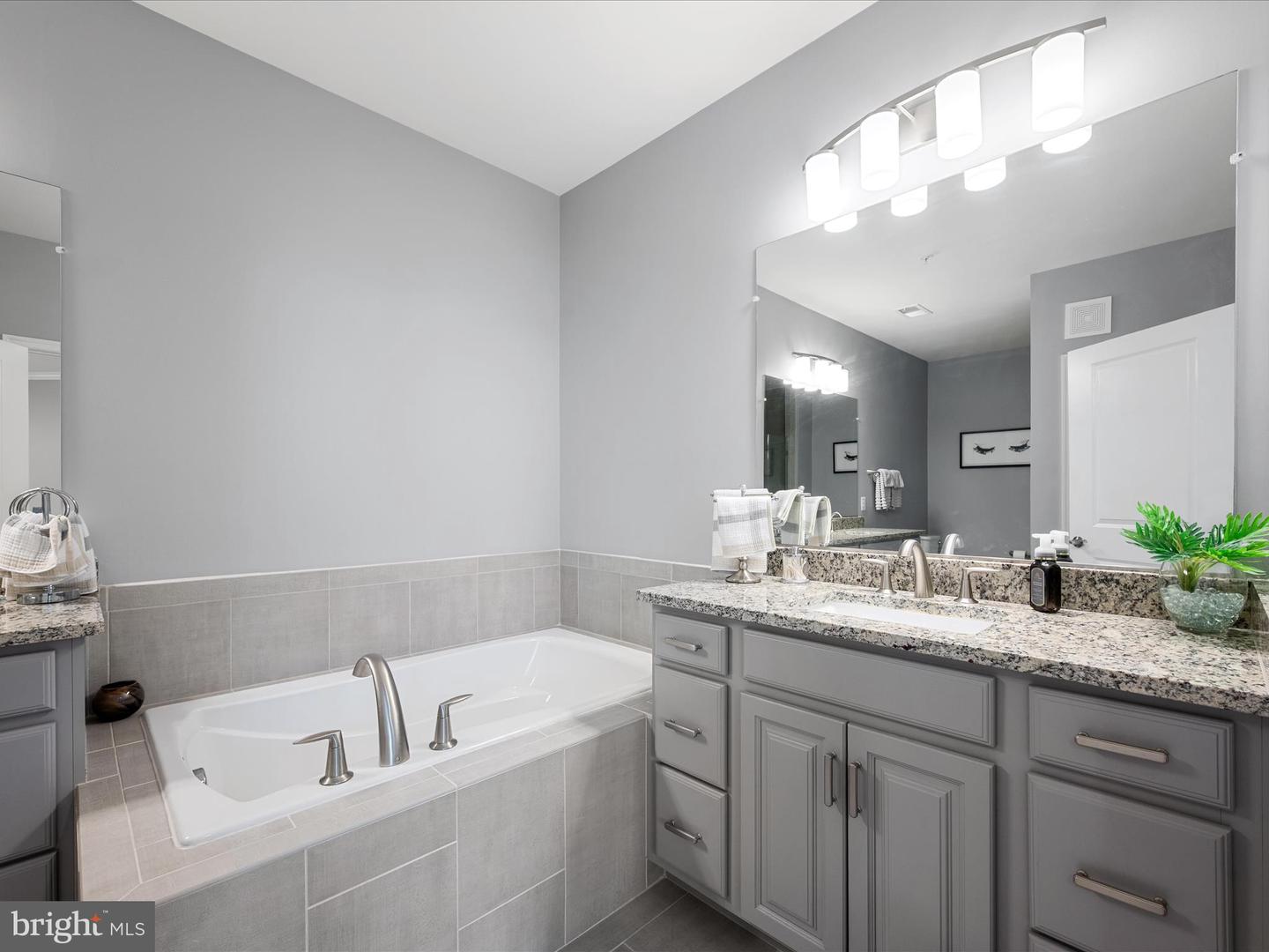 23630 HAVELOCK WALK TER #218, ASHBURN, Virginia 20148, 2 Bedrooms Bedrooms, ,2 BathroomsBathrooms,Residential,For sale,23630 HAVELOCK WALK TER #218,VALO2099394 MLS # VALO2099394