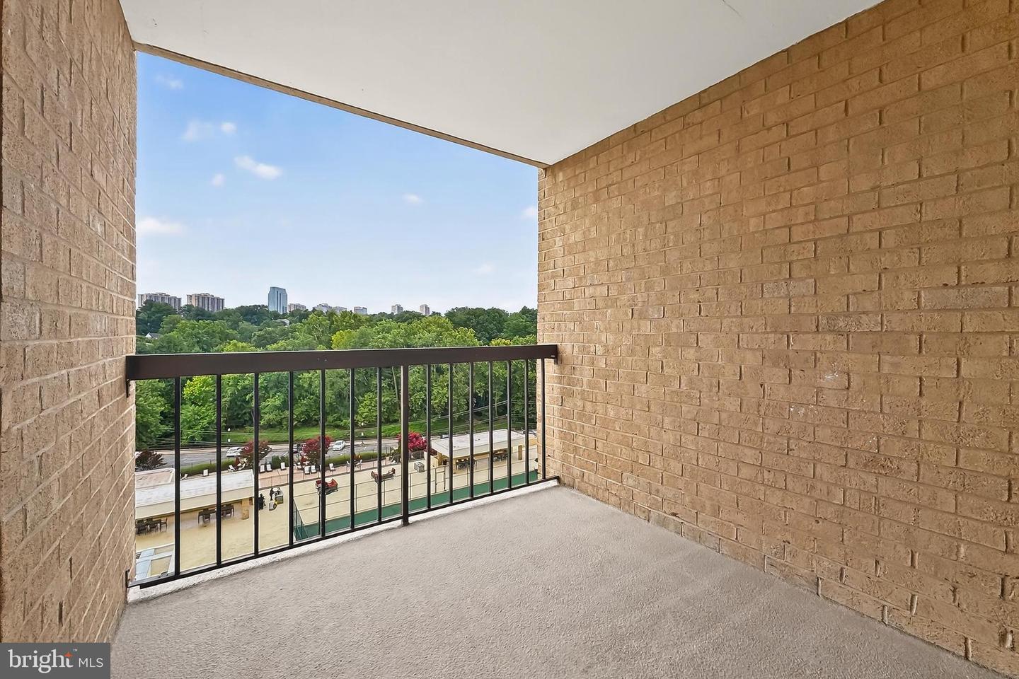 4500 S FOUR MILE RUN DR #623, ARLINGTON, Virginia 22204, 2 Bedrooms Bedrooms, 6 Rooms Rooms,2 BathroomsBathrooms,Residential,For sale,4500 S FOUR MILE RUN DR #623,VAAR2059552 MLS # VAAR2059552