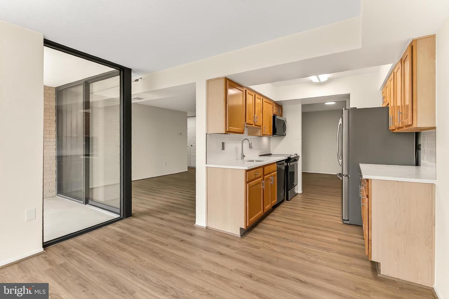4500 S FOUR MILE RUN DR #623, ARLINGTON, Virginia 22204, 2 Bedrooms Bedrooms, 6 Rooms Rooms,2 BathroomsBathrooms,Residential,For sale,4500 S FOUR MILE RUN DR #623,VAAR2059552 MLS # VAAR2059552