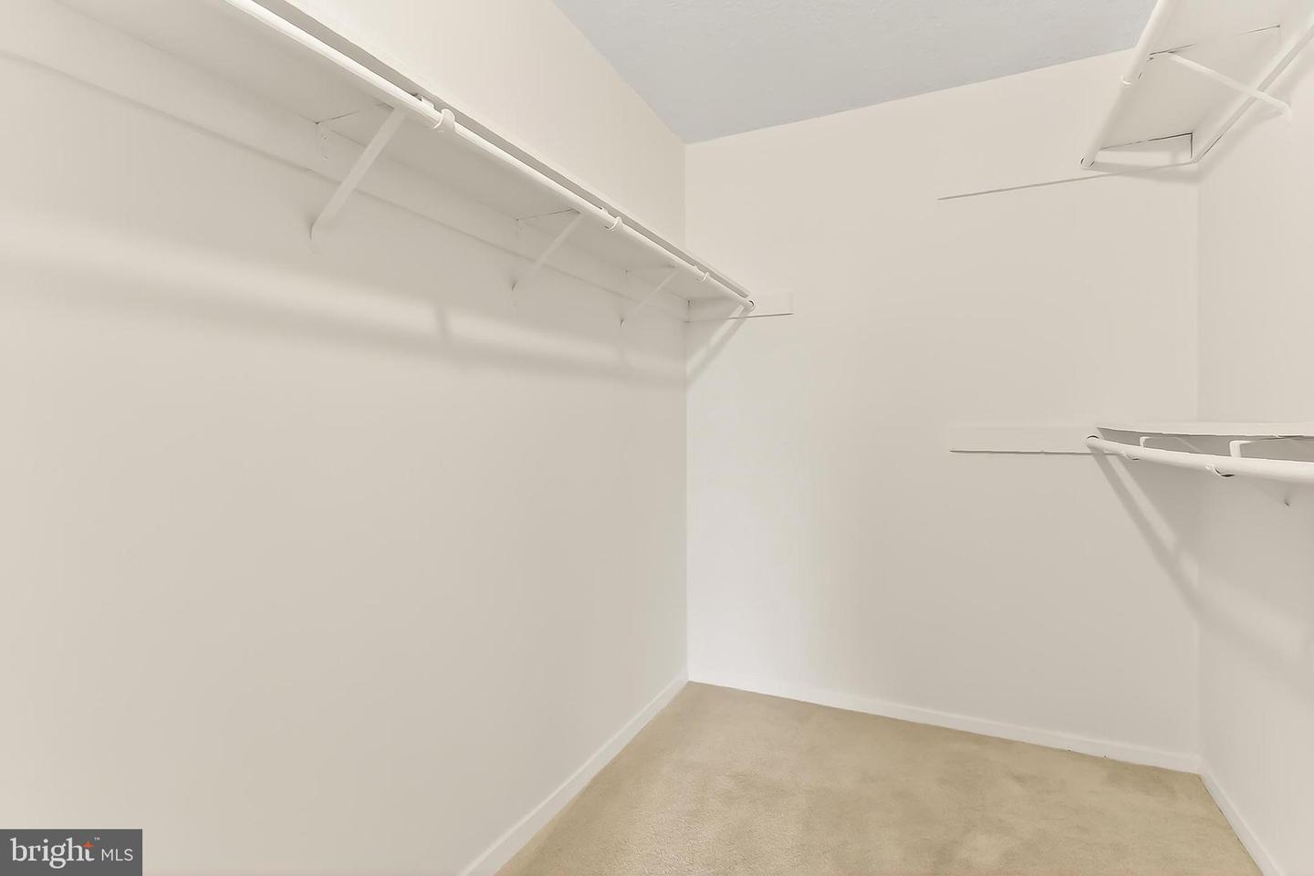 4500 S FOUR MILE RUN DR #623, ARLINGTON, Virginia 22204, 2 Bedrooms Bedrooms, 6 Rooms Rooms,2 BathroomsBathrooms,Residential,For sale,4500 S FOUR MILE RUN DR #623,VAAR2059552 MLS # VAAR2059552