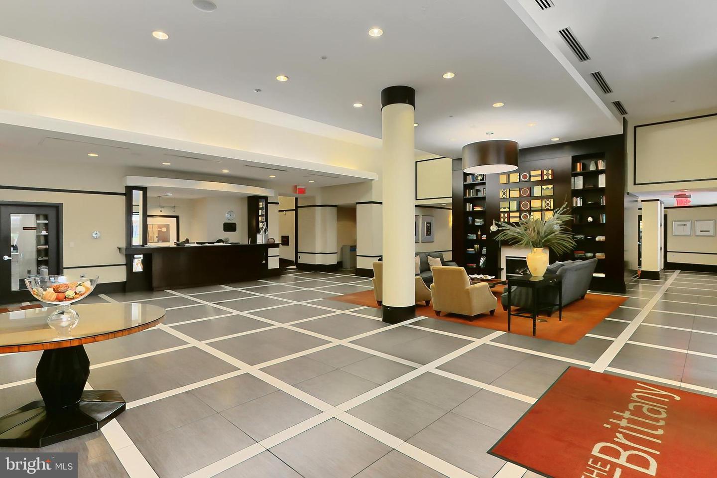4500 S FOUR MILE RUN DR #623, ARLINGTON, Virginia 22204, 2 Bedrooms Bedrooms, 6 Rooms Rooms,2 BathroomsBathrooms,Residential,For sale,4500 S FOUR MILE RUN DR #623,VAAR2059552 MLS # VAAR2059552
