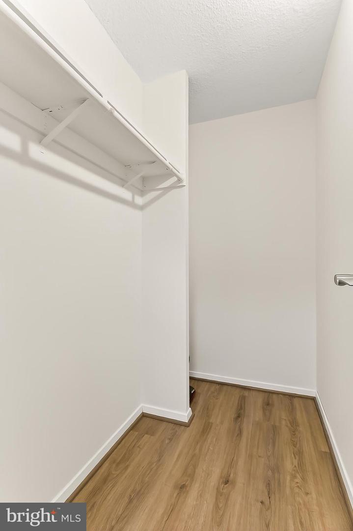 4500 S FOUR MILE RUN DR #623, ARLINGTON, Virginia 22204, 2 Bedrooms Bedrooms, 6 Rooms Rooms,2 BathroomsBathrooms,Residential,For sale,4500 S FOUR MILE RUN DR #623,VAAR2059552 MLS # VAAR2059552