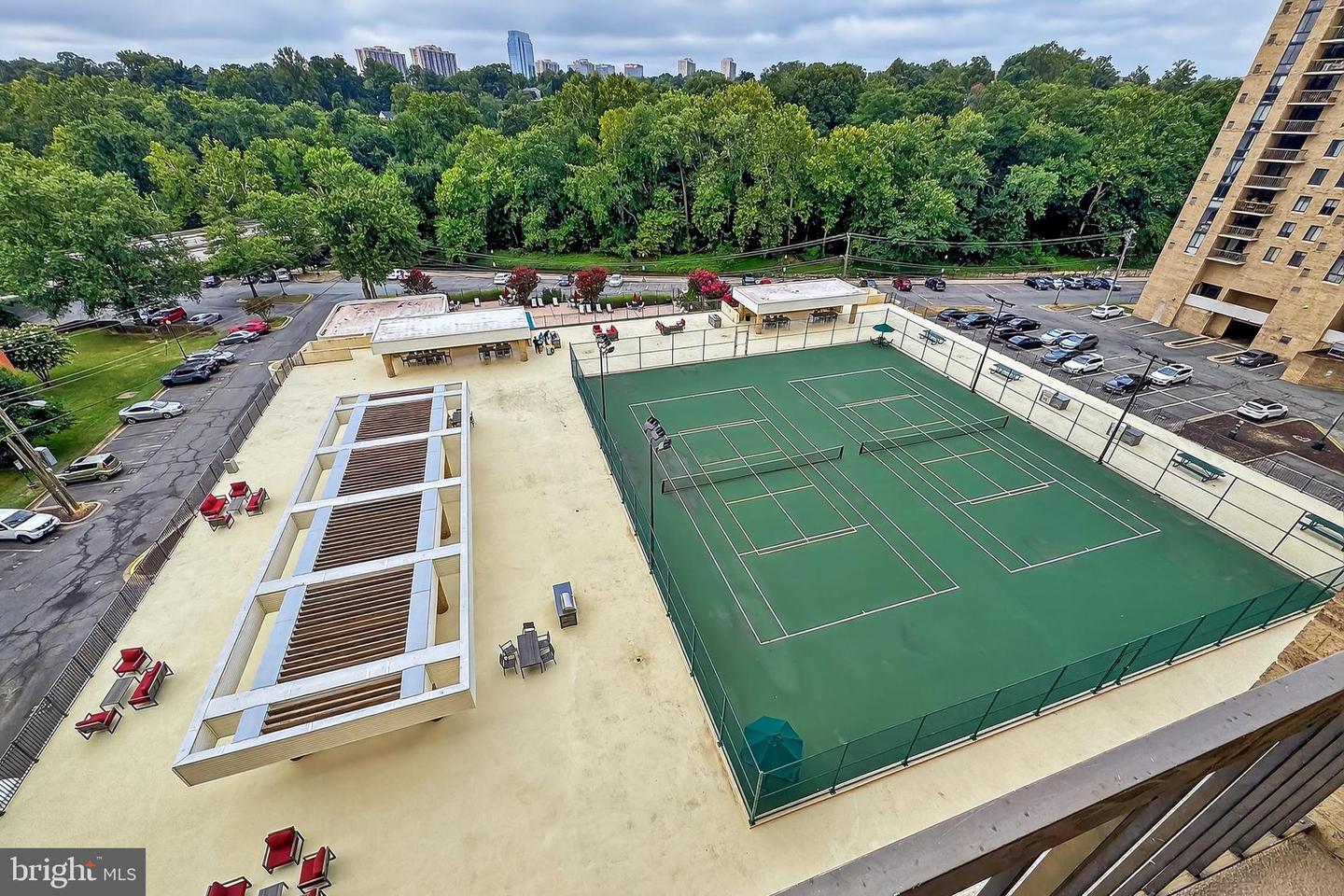 4500 S FOUR MILE RUN DR #623, ARLINGTON, Virginia 22204, 2 Bedrooms Bedrooms, 6 Rooms Rooms,2 BathroomsBathrooms,Residential,For sale,4500 S FOUR MILE RUN DR #623,VAAR2059552 MLS # VAAR2059552