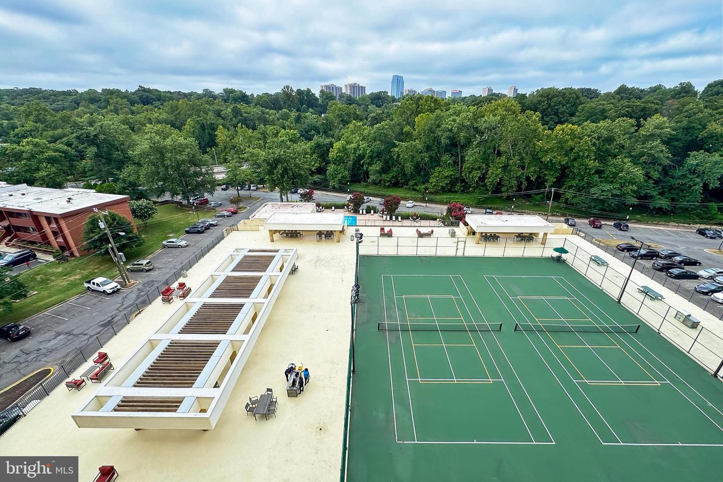 4500 S FOUR MILE RUN DR #623, ARLINGTON, Virginia 22204, 2 Bedrooms Bedrooms, 6 Rooms Rooms,2 BathroomsBathrooms,Residential,For sale,4500 S FOUR MILE RUN DR #623,VAAR2059552 MLS # VAAR2059552
