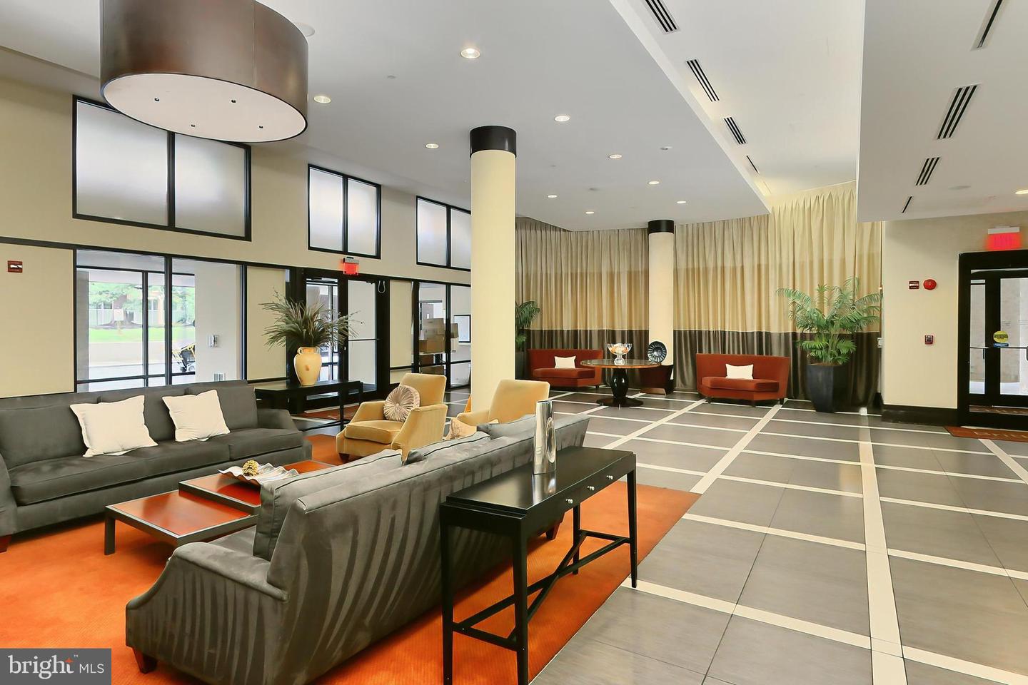 4500 S FOUR MILE RUN DR #623, ARLINGTON, Virginia 22204, 2 Bedrooms Bedrooms, 6 Rooms Rooms,2 BathroomsBathrooms,Residential,For sale,4500 S FOUR MILE RUN DR #623,VAAR2059552 MLS # VAAR2059552