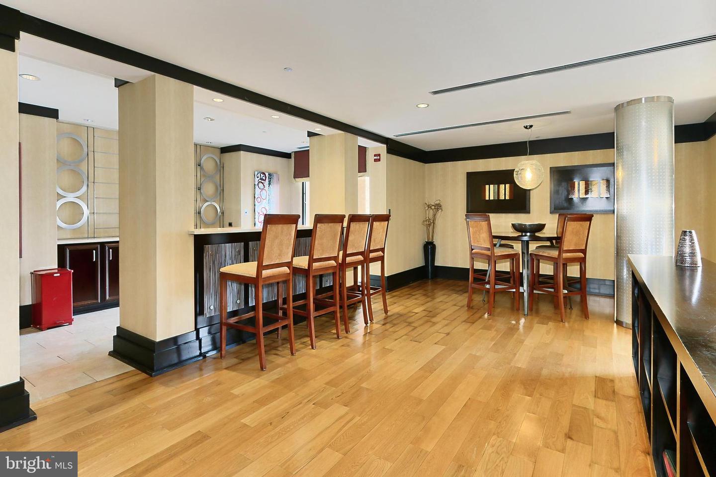 4500 S FOUR MILE RUN DR #623, ARLINGTON, Virginia 22204, 2 Bedrooms Bedrooms, 6 Rooms Rooms,2 BathroomsBathrooms,Residential,For sale,4500 S FOUR MILE RUN DR #623,VAAR2059552 MLS # VAAR2059552