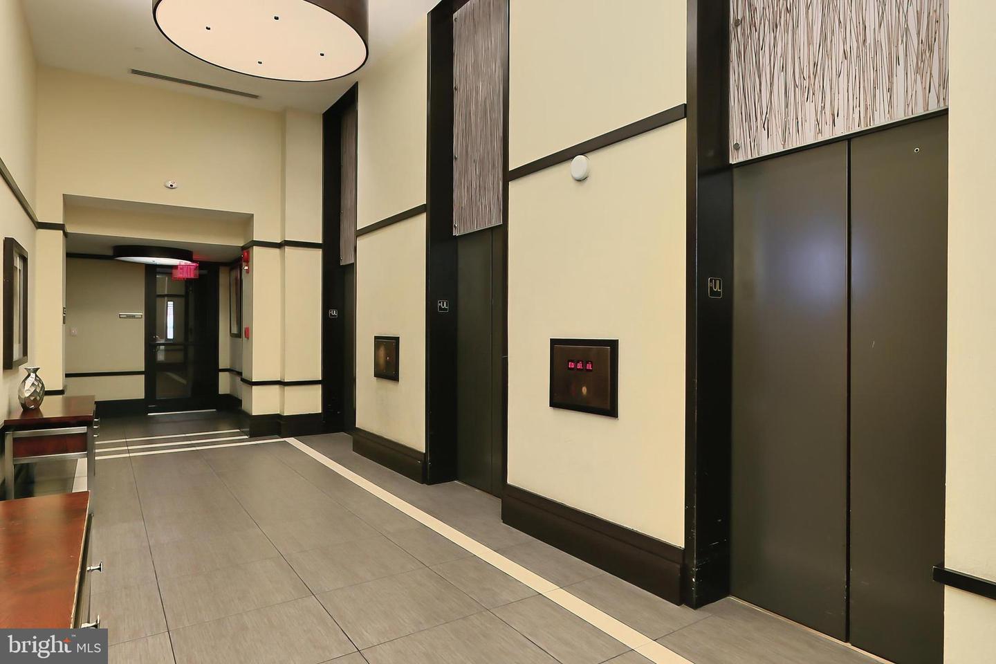 4500 S FOUR MILE RUN DR #623, ARLINGTON, Virginia 22204, 2 Bedrooms Bedrooms, 6 Rooms Rooms,2 BathroomsBathrooms,Residential,For sale,4500 S FOUR MILE RUN DR #623,VAAR2059552 MLS # VAAR2059552