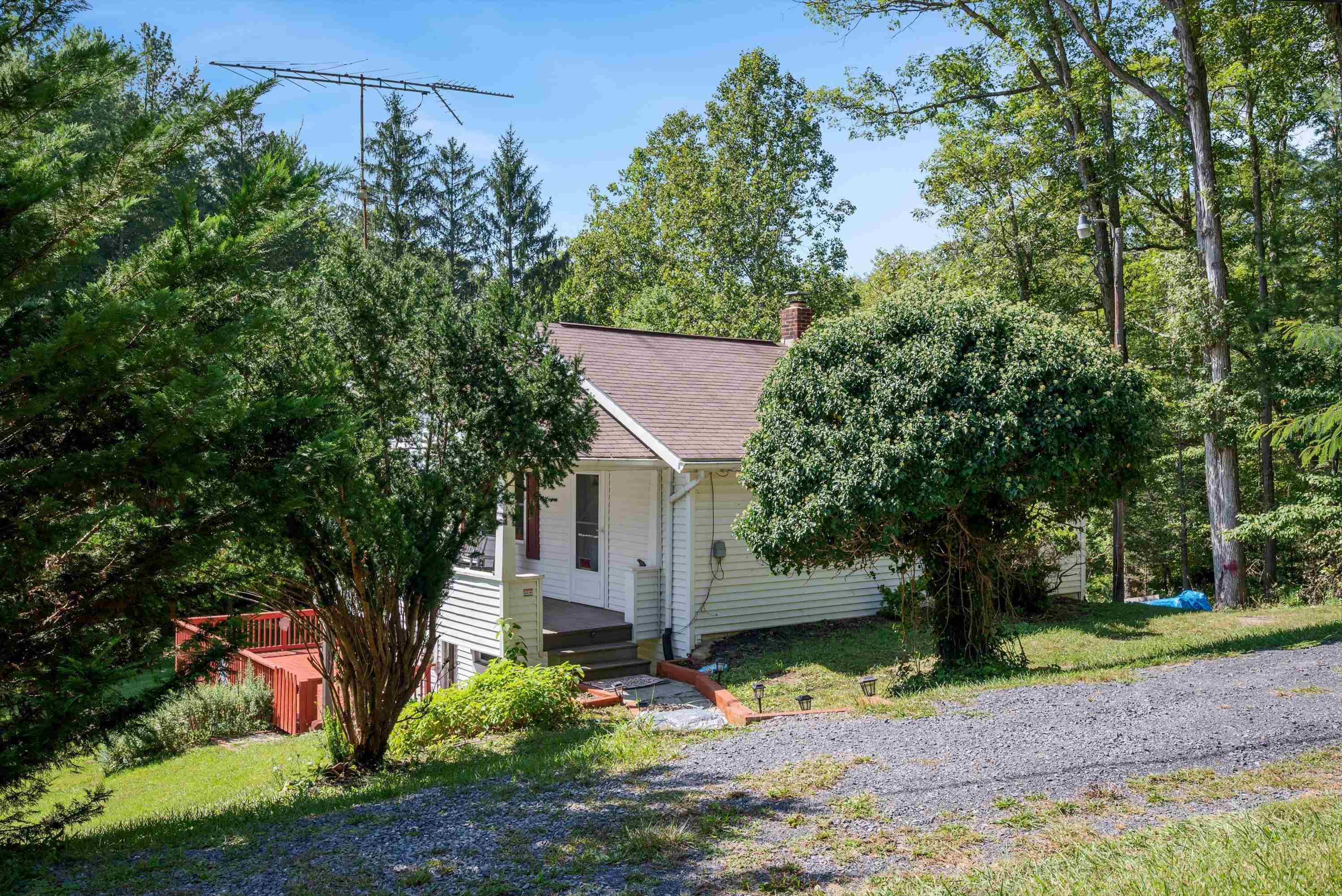 4081 WOLF GAP RD, EDINBURG, Virginia 22824, 3 Bedrooms Bedrooms, ,1 BathroomBathrooms,Residential,4081 WOLF GAP RD,667888 MLS # 667888