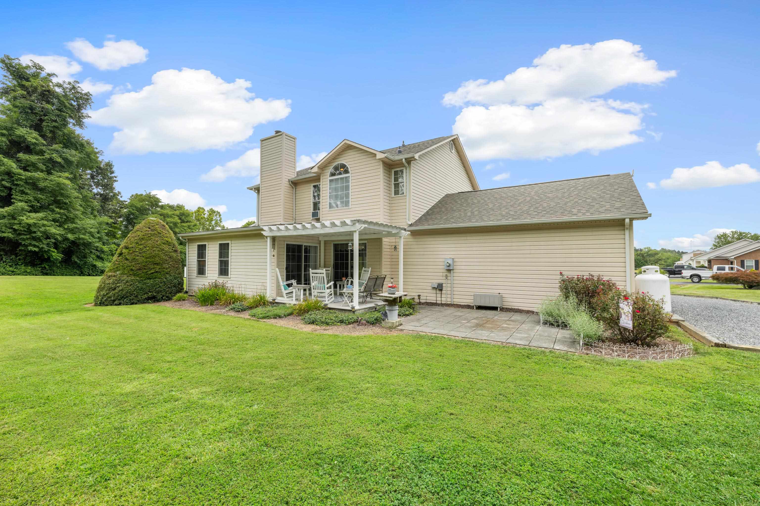 80 GRINDING MILL LN, VERONA, Virginia 24482, 3 Bedrooms Bedrooms, ,2 BathroomsBathrooms,Residential,Spacious & Serene Home on a Large .81 Acre Cul,80 GRINDING MILL LN,667900 MLS # 667900