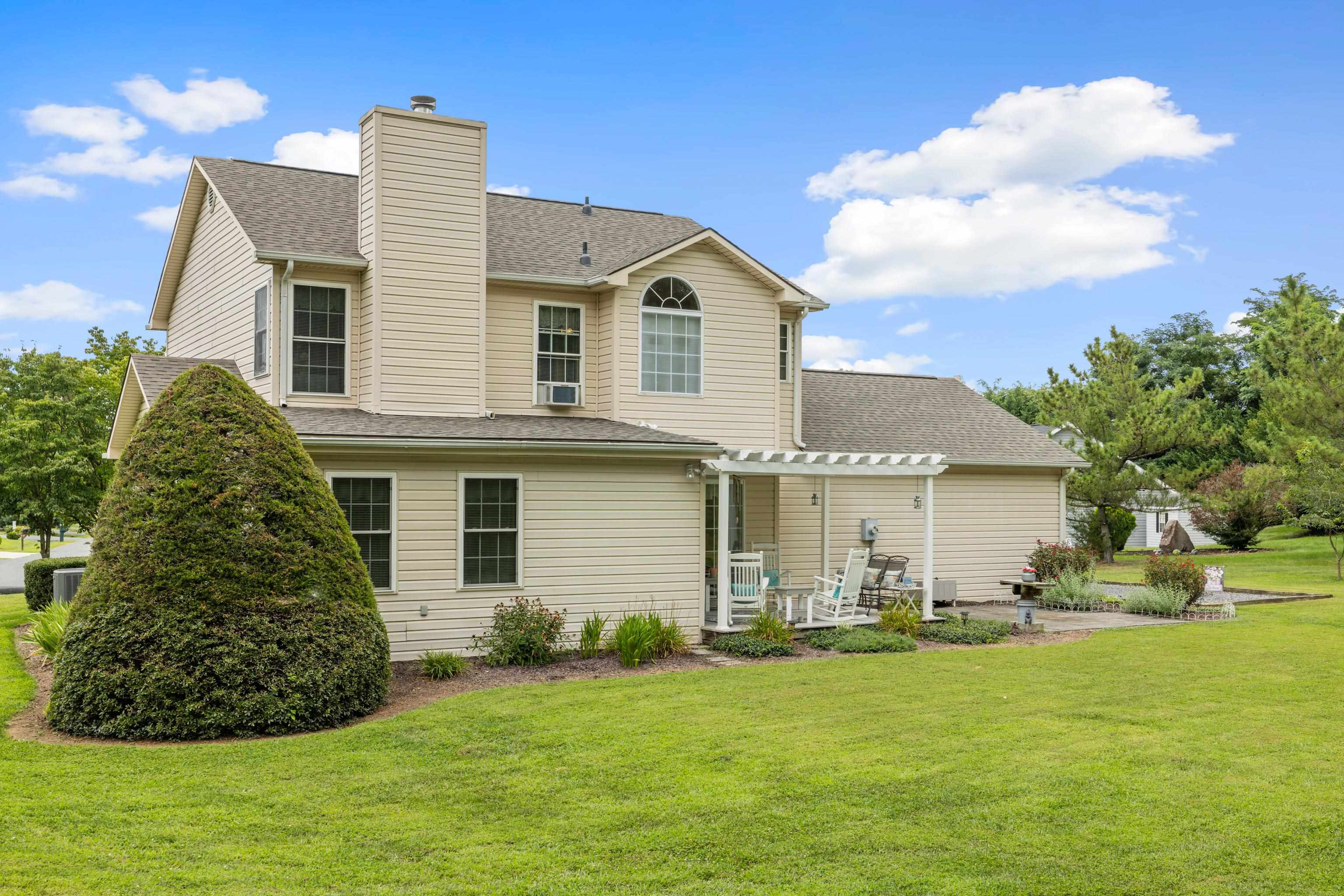 80 GRINDING MILL LN, VERONA, Virginia 24482, 3 Bedrooms Bedrooms, ,2 BathroomsBathrooms,Residential,Spacious & Serene Home on a Large .81 Acre Cul,80 GRINDING MILL LN,667900 MLS # 667900