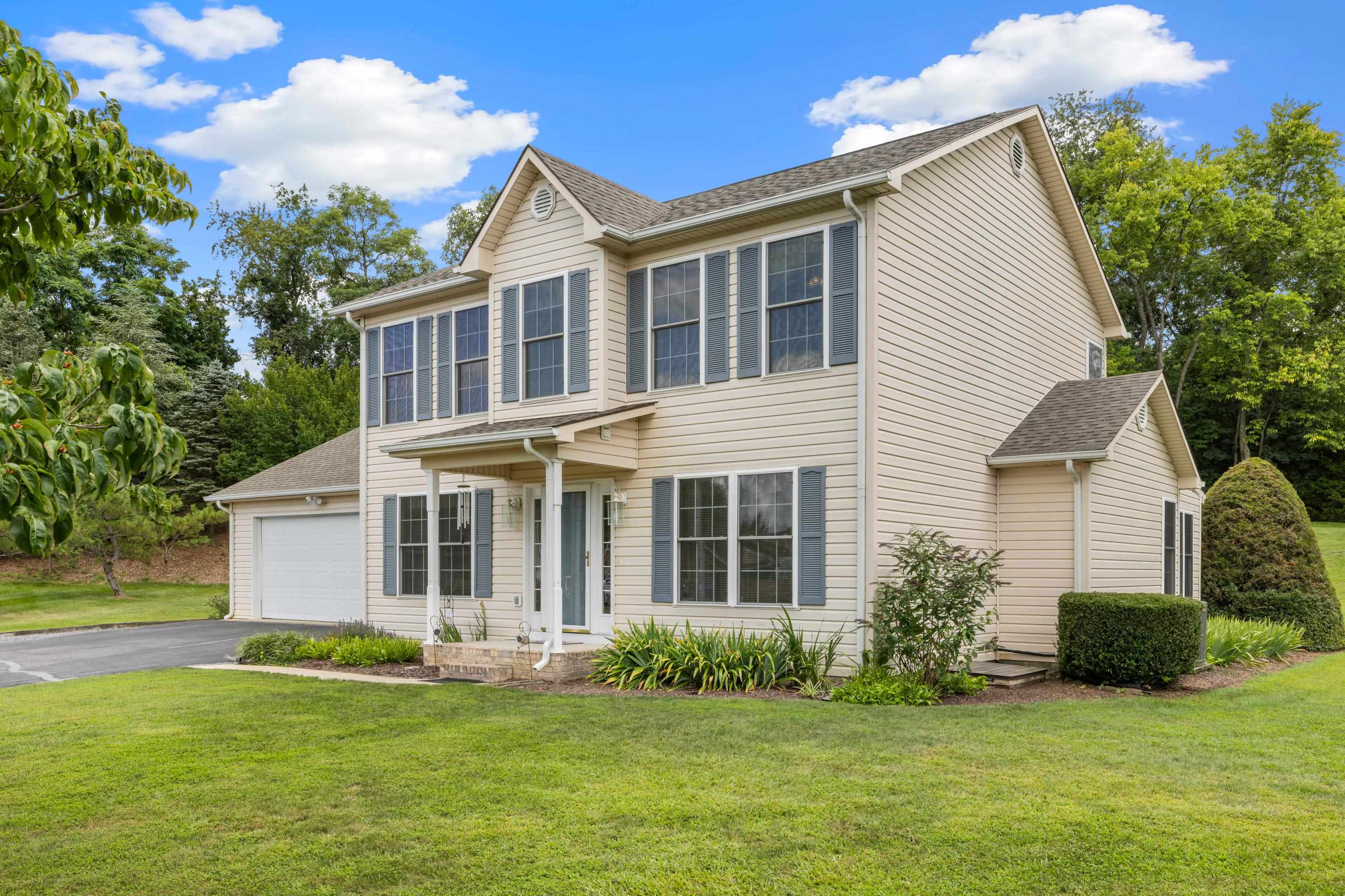 80 GRINDING MILL LN, VERONA, Virginia 24482, 3 Bedrooms Bedrooms, ,2 BathroomsBathrooms,Residential,Spacious & Serene Home on a Large .81 Acre Cul,80 GRINDING MILL LN,667900 MLS # 667900
