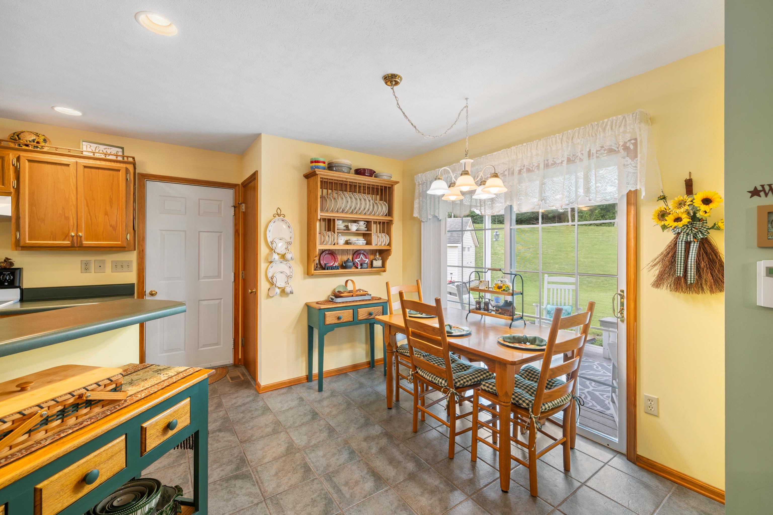 80 GRINDING MILL LN, VERONA, Virginia 24482, 3 Bedrooms Bedrooms, ,2 BathroomsBathrooms,Residential,Spacious & Serene Home on a Large .81 Acre Cul,80 GRINDING MILL LN,667900 MLS # 667900