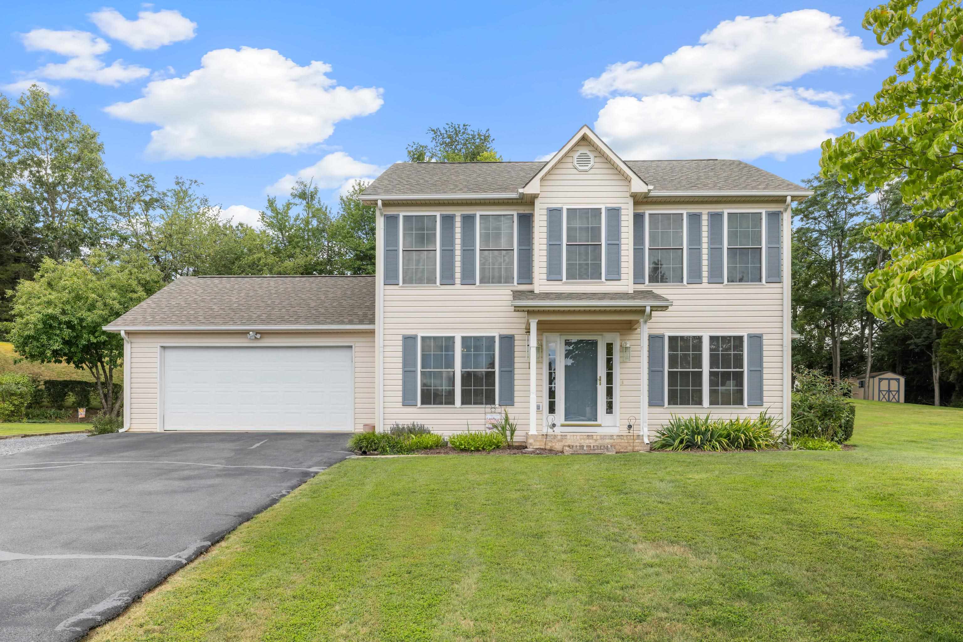 80 GRINDING MILL LN, VERONA, Virginia 24482, 3 Bedrooms Bedrooms, ,2 BathroomsBathrooms,Residential,Spacious & Serene Home on a Large .81 Acre Cul,80 GRINDING MILL LN,667900 MLS # 667900