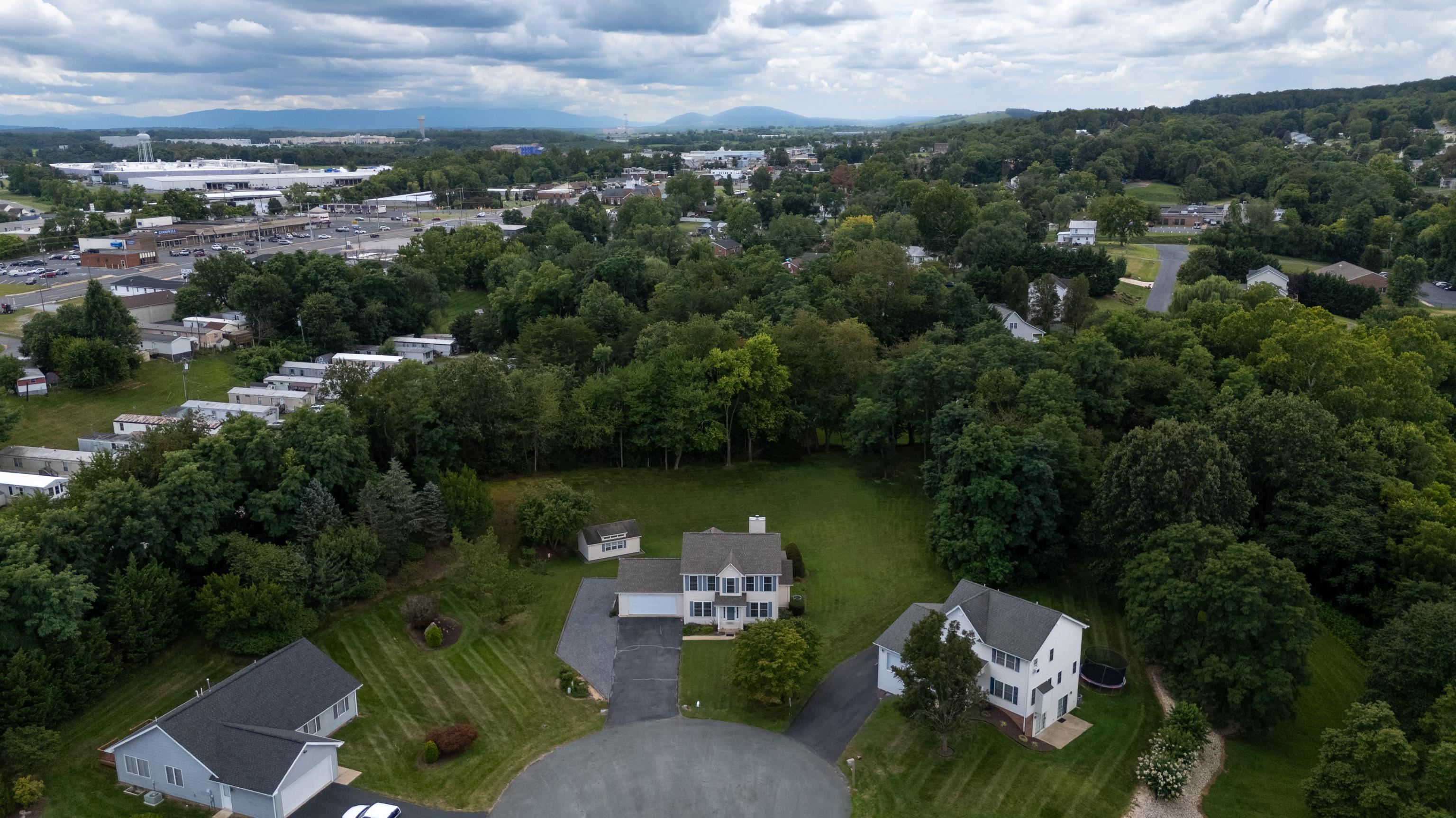 80 GRINDING MILL LN, VERONA, Virginia 24482, 3 Bedrooms Bedrooms, ,2 BathroomsBathrooms,Residential,Spacious & Serene Home on a Large .81 Acre Cul,80 GRINDING MILL LN,667900 MLS # 667900
