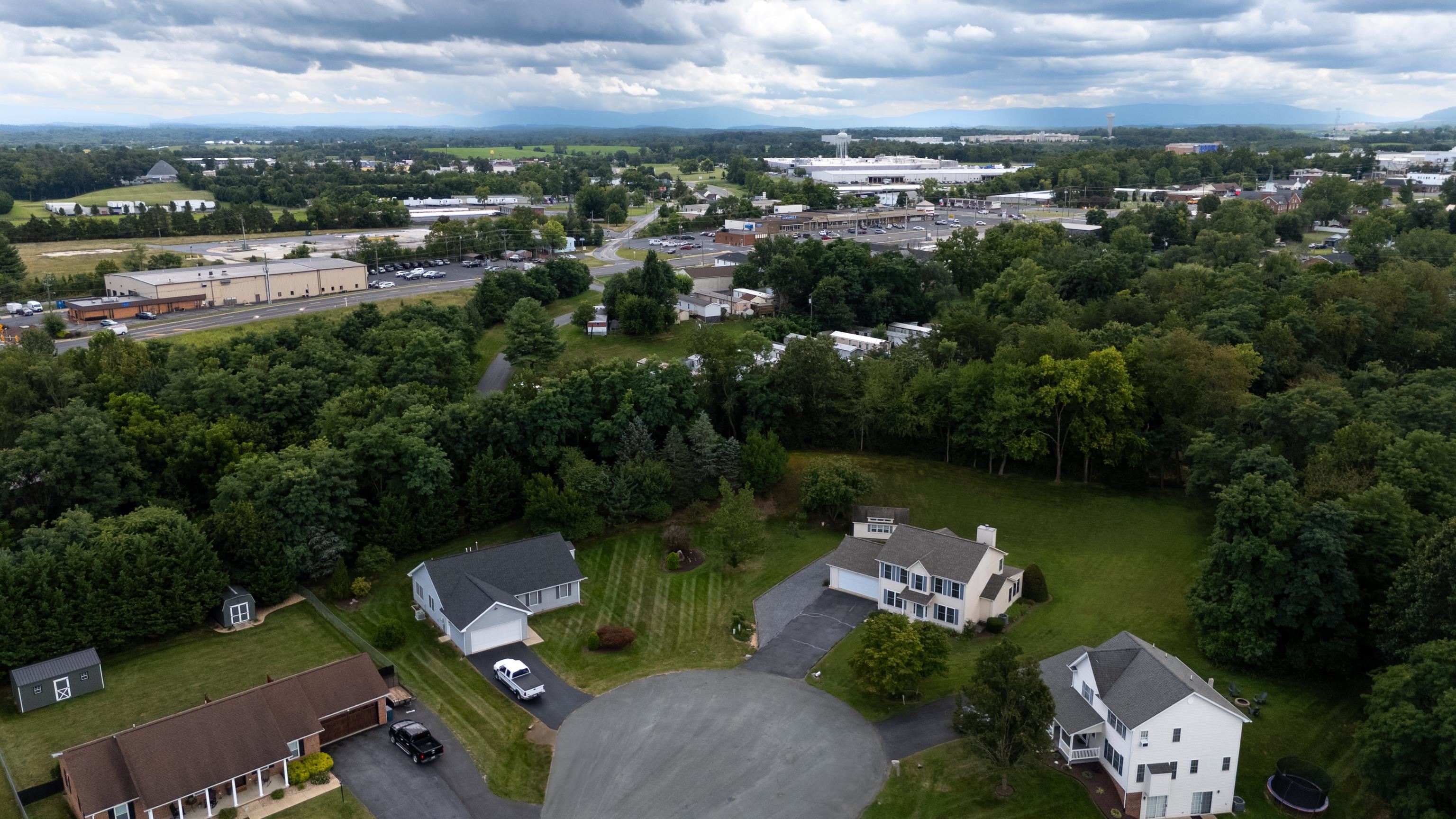 80 GRINDING MILL LN, VERONA, Virginia 24482, 3 Bedrooms Bedrooms, ,2 BathroomsBathrooms,Residential,Spacious & Serene Home on a Large .81 Acre Cul,80 GRINDING MILL LN,667900 MLS # 667900