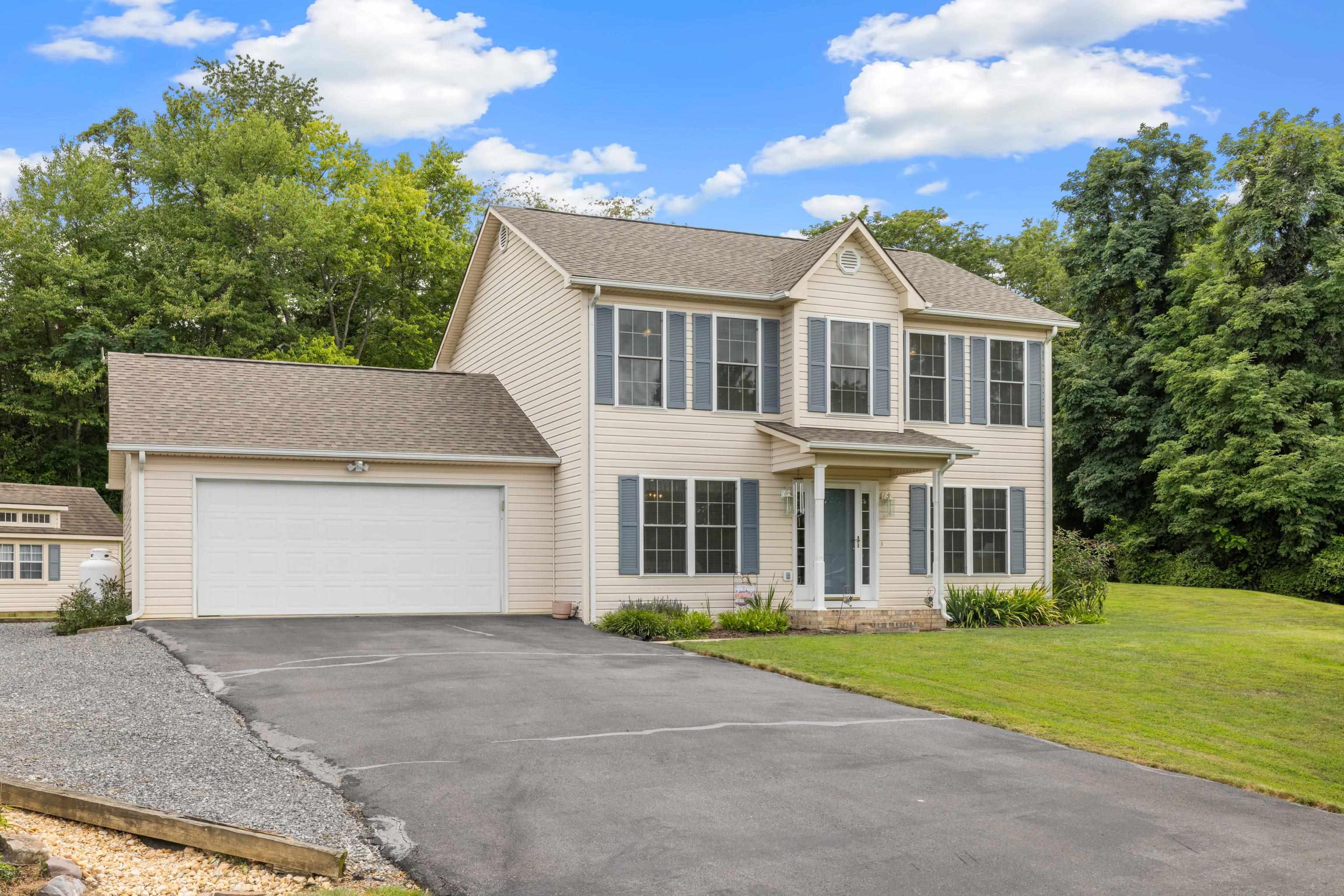 80 GRINDING MILL LN, VERONA, Virginia 24482, 3 Bedrooms Bedrooms, ,2 BathroomsBathrooms,Residential,Spacious & Serene Home on a Large .81 Acre Cul,80 GRINDING MILL LN,667900 MLS # 667900