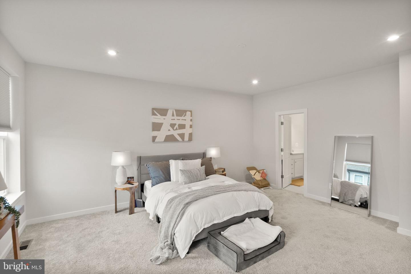 43812 MIDDLEWAY TER, ASHBURN, Virginia 20147, 3 Bedrooms Bedrooms, ,2 BathroomsBathrooms,Residential,For sale,43812 MIDDLEWAY TER,VALO2101064 MLS # VALO2101064