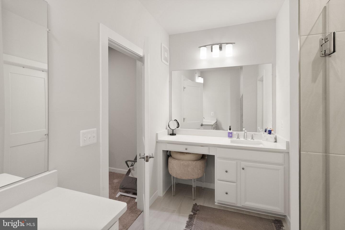 43812 MIDDLEWAY TER, ASHBURN, Virginia 20147, 3 Bedrooms Bedrooms, ,2 BathroomsBathrooms,Residential,For sale,43812 MIDDLEWAY TER,VALO2101064 MLS # VALO2101064