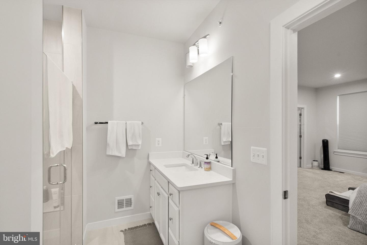 43812 MIDDLEWAY TER, ASHBURN, Virginia 20147, 3 Bedrooms Bedrooms, ,2 BathroomsBathrooms,Residential,For sale,43812 MIDDLEWAY TER,VALO2101064 MLS # VALO2101064