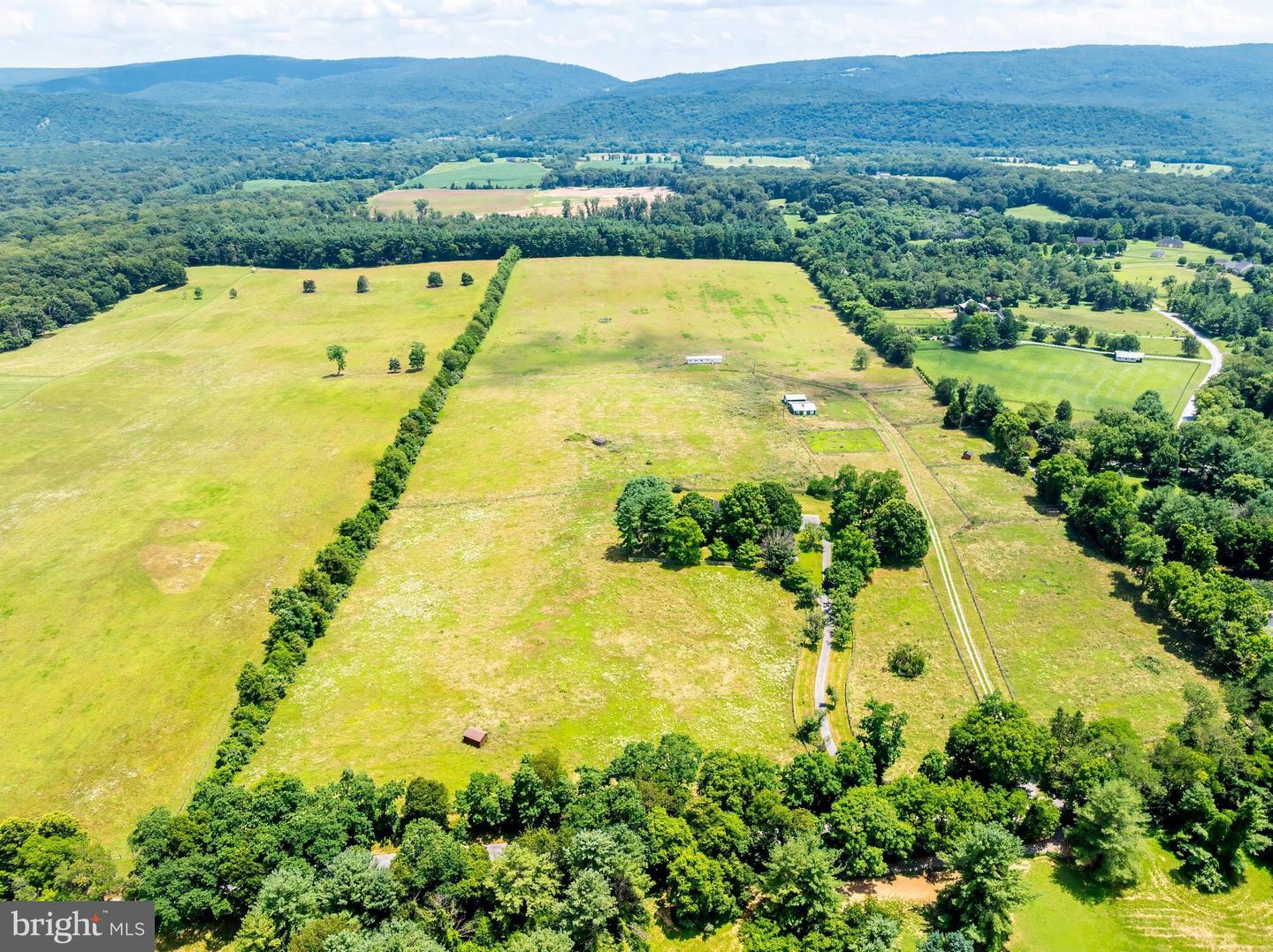 367 KENNEL RD, BOYCE, Virginia 22620, 5 Bedrooms Bedrooms, ,5 BathroomsBathrooms,Residential,For sale,367 KENNEL RD,VACL2003888 MLS # VACL2003888