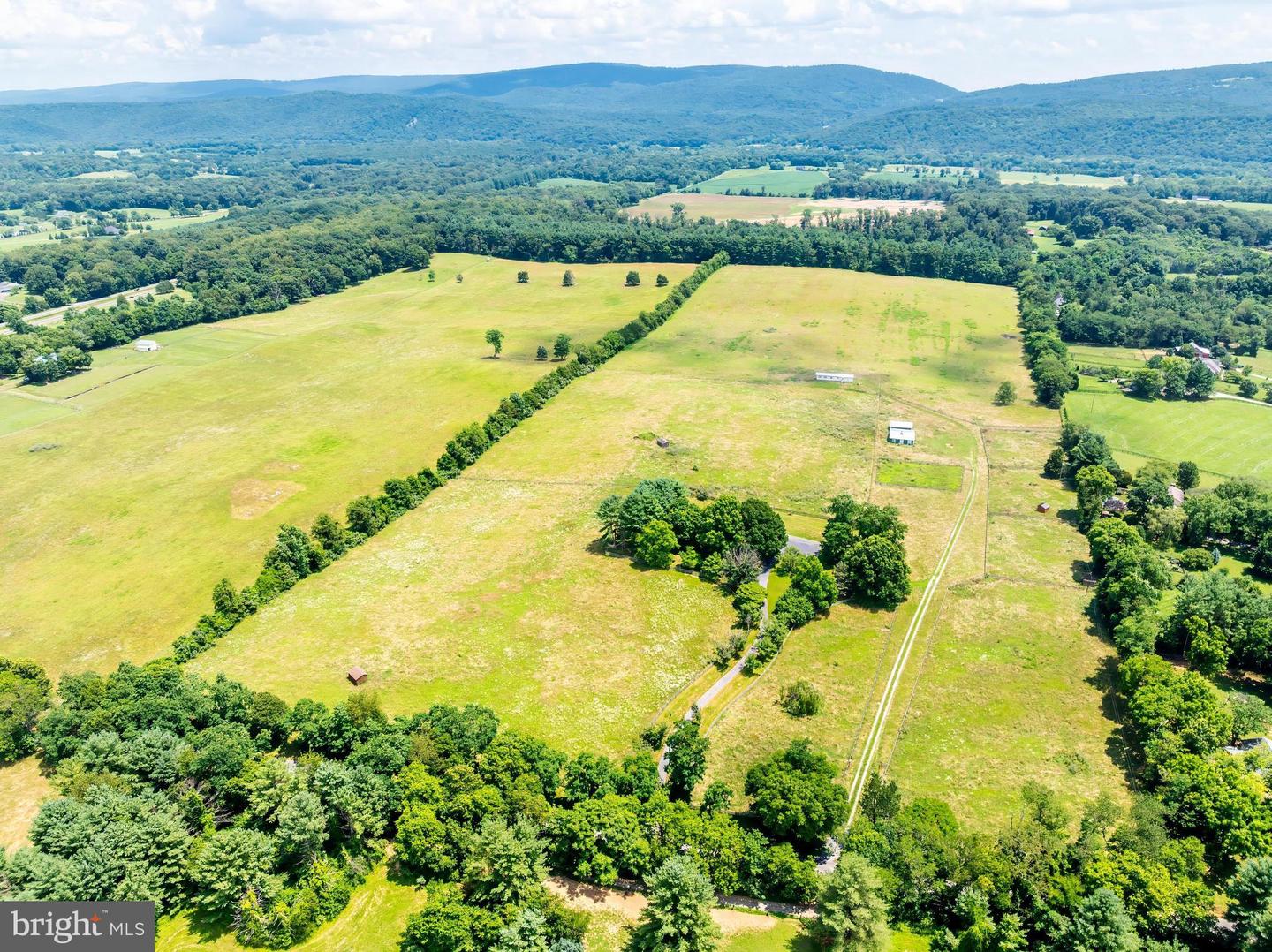 367 KENNEL RD, BOYCE, Virginia 22620, 5 Bedrooms Bedrooms, ,5 BathroomsBathrooms,Residential,For sale,367 KENNEL RD,VACL2003888 MLS # VACL2003888