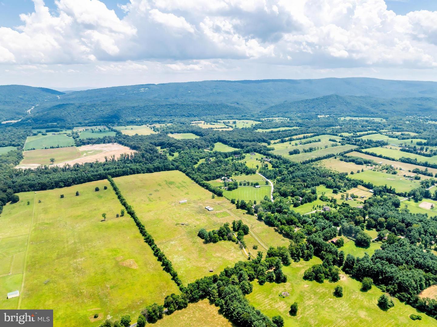 367 KENNEL RD, BOYCE, Virginia 22620, 5 Bedrooms Bedrooms, ,5 BathroomsBathrooms,Residential,For sale,367 KENNEL RD,VACL2003888 MLS # VACL2003888