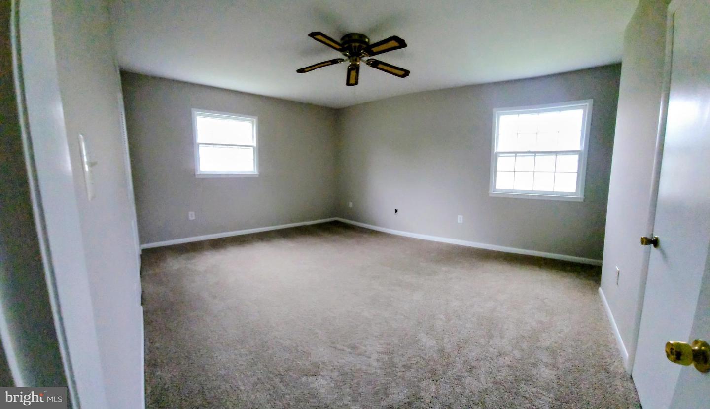 4811 KIRKDALE DR, WOODBRIDGE, Virginia 22193, 5 Bedrooms Bedrooms, ,3 BathroomsBathrooms,Residential,For sale,4811 KIRKDALE DR,VAPW2098534 MLS # VAPW2098534