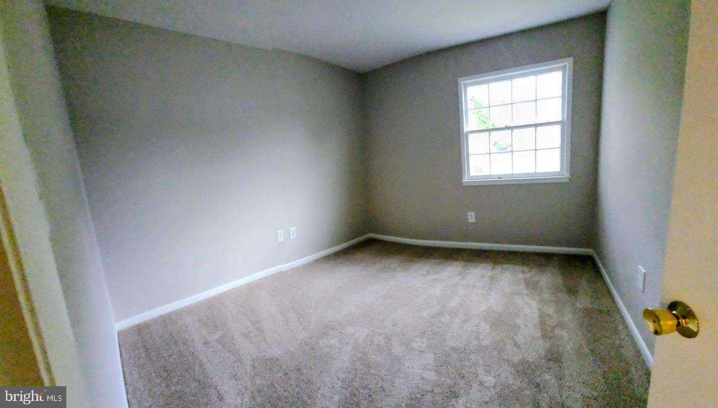 4811 KIRKDALE DR, WOODBRIDGE, Virginia 22193, 5 Bedrooms Bedrooms, ,3 BathroomsBathrooms,Residential,For sale,4811 KIRKDALE DR,VAPW2098534 MLS # VAPW2098534