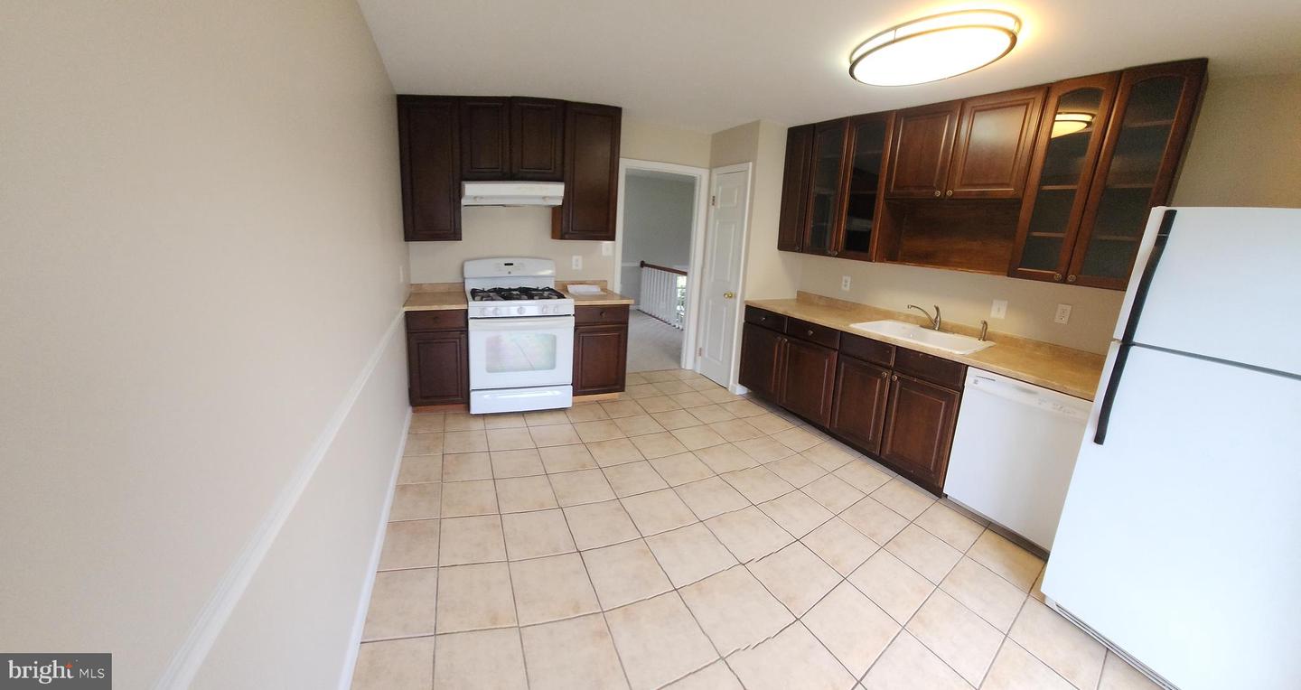 4811 KIRKDALE DR, WOODBRIDGE, Virginia 22193, 5 Bedrooms Bedrooms, ,3 BathroomsBathrooms,Residential,For sale,4811 KIRKDALE DR,VAPW2098534 MLS # VAPW2098534