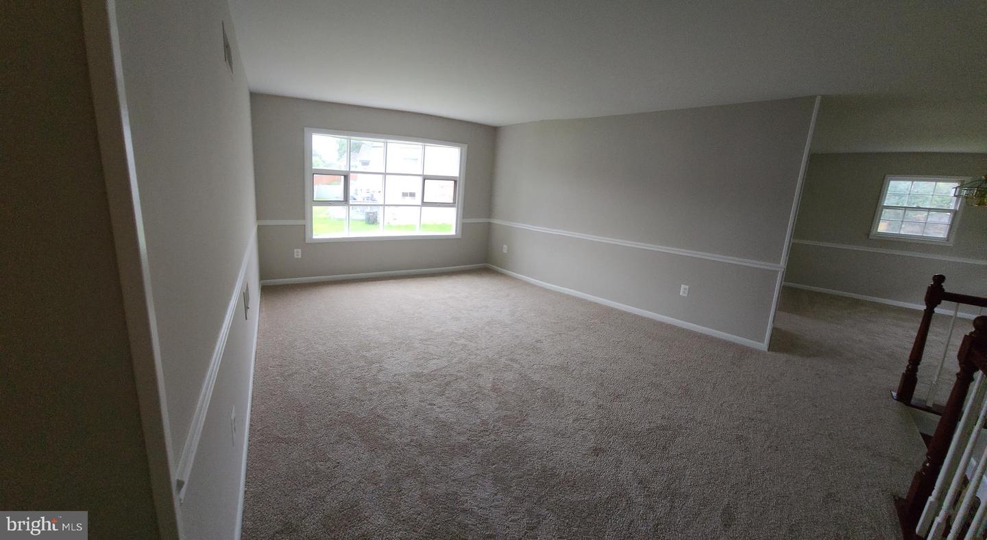4811 KIRKDALE DR, WOODBRIDGE, Virginia 22193, 5 Bedrooms Bedrooms, ,3 BathroomsBathrooms,Residential,For sale,4811 KIRKDALE DR,VAPW2098534 MLS # VAPW2098534