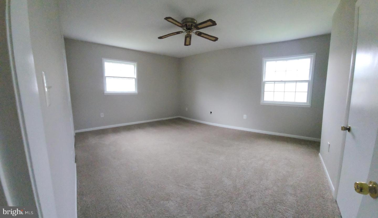 4811 KIRKDALE DR, WOODBRIDGE, Virginia 22193, 5 Bedrooms Bedrooms, ,3 BathroomsBathrooms,Residential,For sale,4811 KIRKDALE DR,VAPW2098534 MLS # VAPW2098534