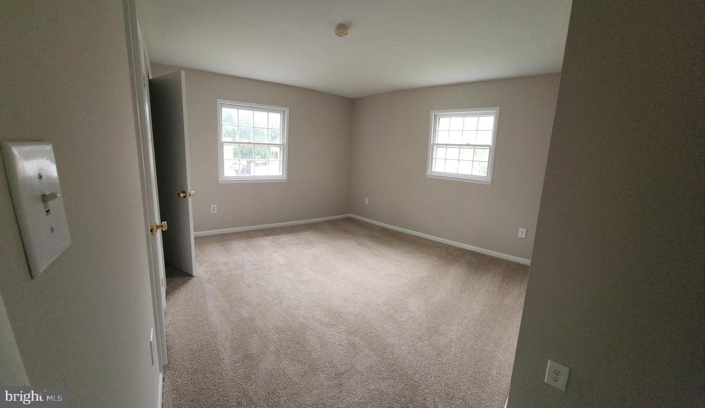 4811 KIRKDALE DR, WOODBRIDGE, Virginia 22193, 5 Bedrooms Bedrooms, ,3 BathroomsBathrooms,Residential,For sale,4811 KIRKDALE DR,VAPW2098534 MLS # VAPW2098534