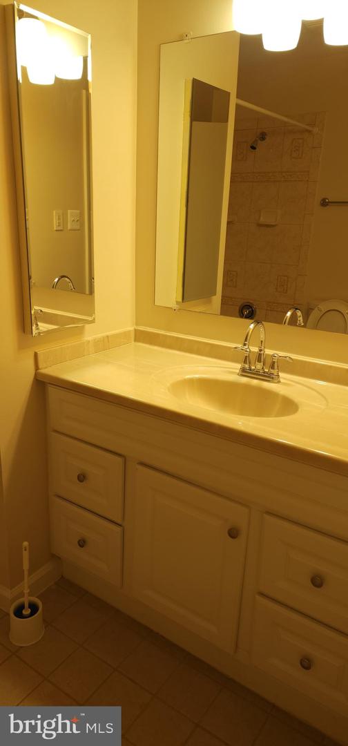 4811 KIRKDALE DR, WOODBRIDGE, Virginia 22193, 5 Bedrooms Bedrooms, ,3 BathroomsBathrooms,Residential,For sale,4811 KIRKDALE DR,VAPW2098534 MLS # VAPW2098534