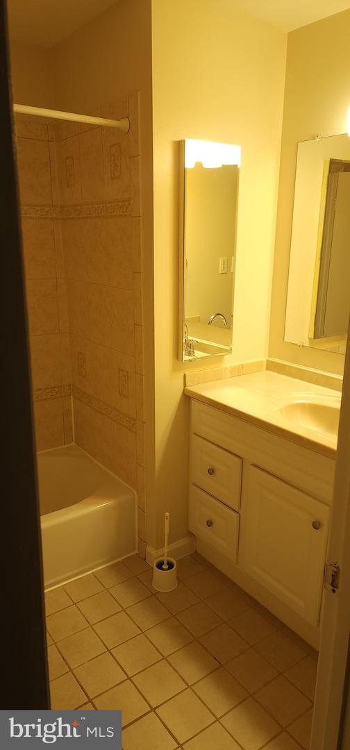 4811 KIRKDALE DR, WOODBRIDGE, Virginia 22193, 5 Bedrooms Bedrooms, ,3 BathroomsBathrooms,Residential,For sale,4811 KIRKDALE DR,VAPW2098534 MLS # VAPW2098534